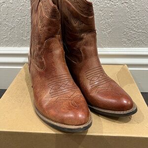 Boots Women great condition